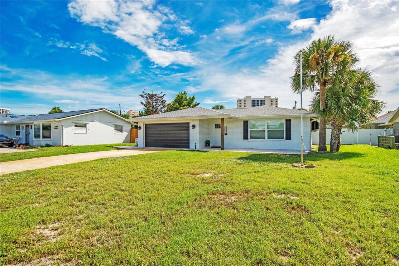Photo 5 of 2565 S Peninsula Dr, Daytona Beach, FL 32118