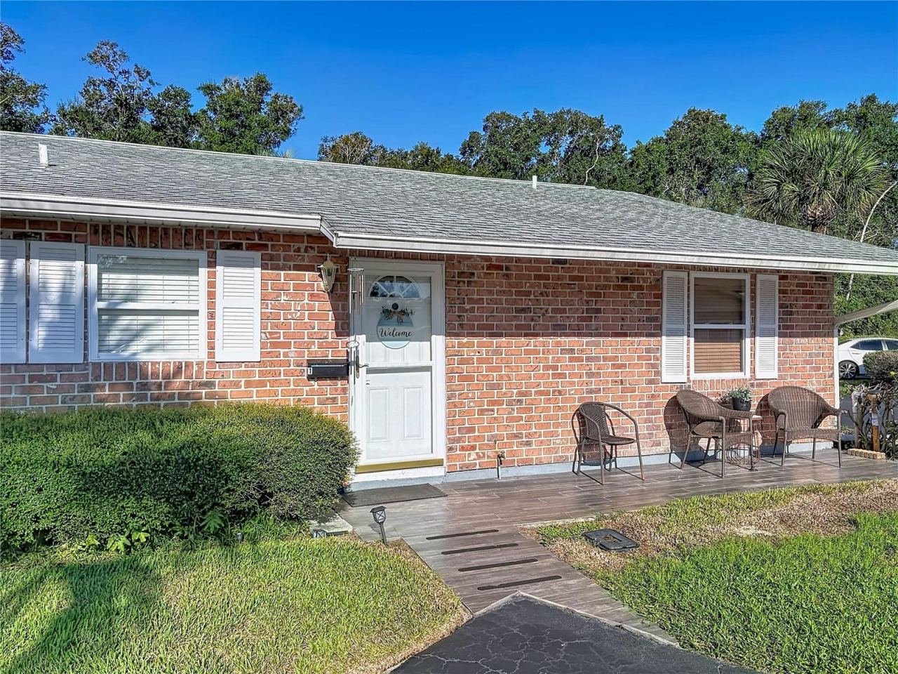 Photo 2 of 1 Fairway Ct, Deland, FL 32724
