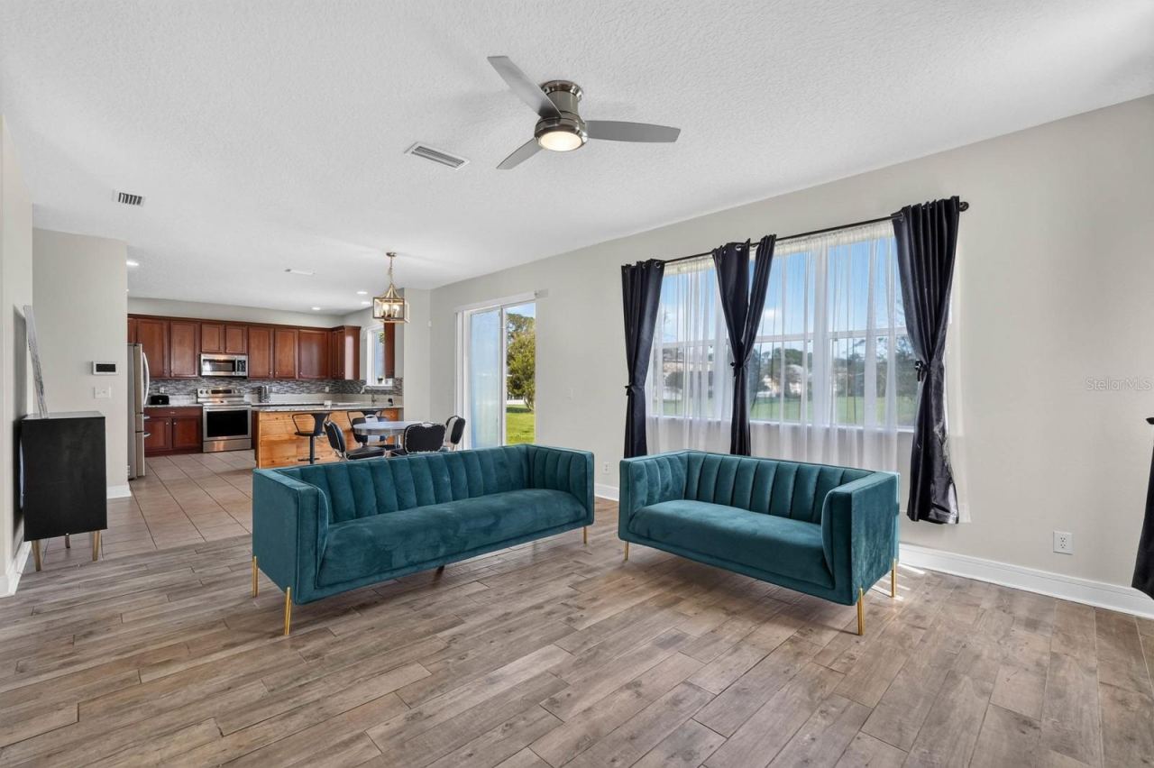 77 Rollins Ln, Palm Coast, FL 32164