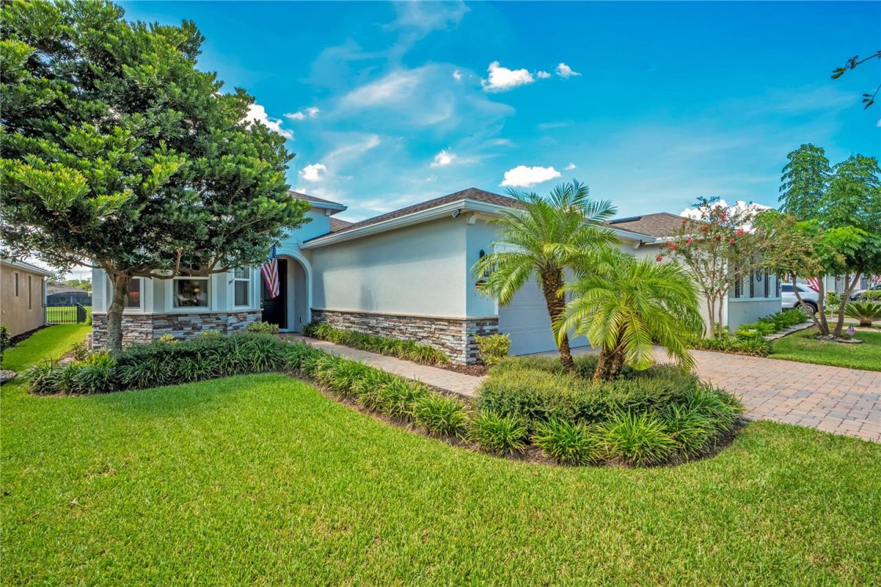 Photo 3 of 560 Adenmore Ter, Deland, FL 32724
