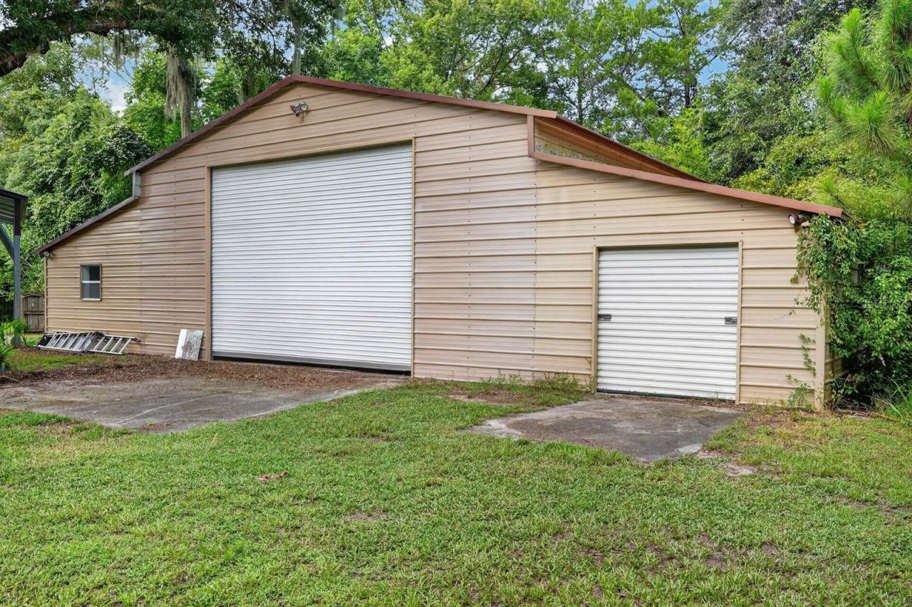 Photo 3 of 500 Lake Winnemissett Dr, Deland, FL 32724
