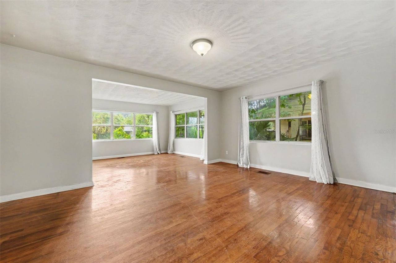 Photo 2 of 150 Westwood Ave, Deland, FL 32720