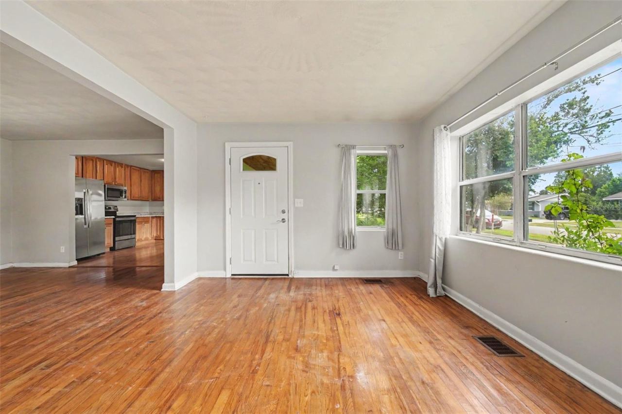 Photo 3 of 150 Westwood Ave, Deland, FL 32720