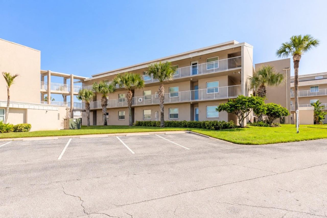 Photo 3 of 4801 Saxon Dr #b-312, New Smyrna Beach, FL 32169
