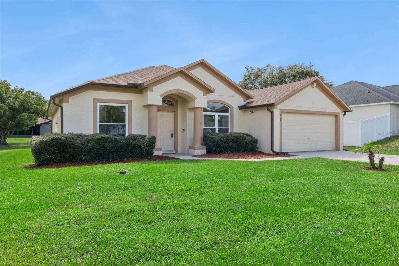Photo 2 of 3025 Fayson Cir, Deltona, FL 32738
