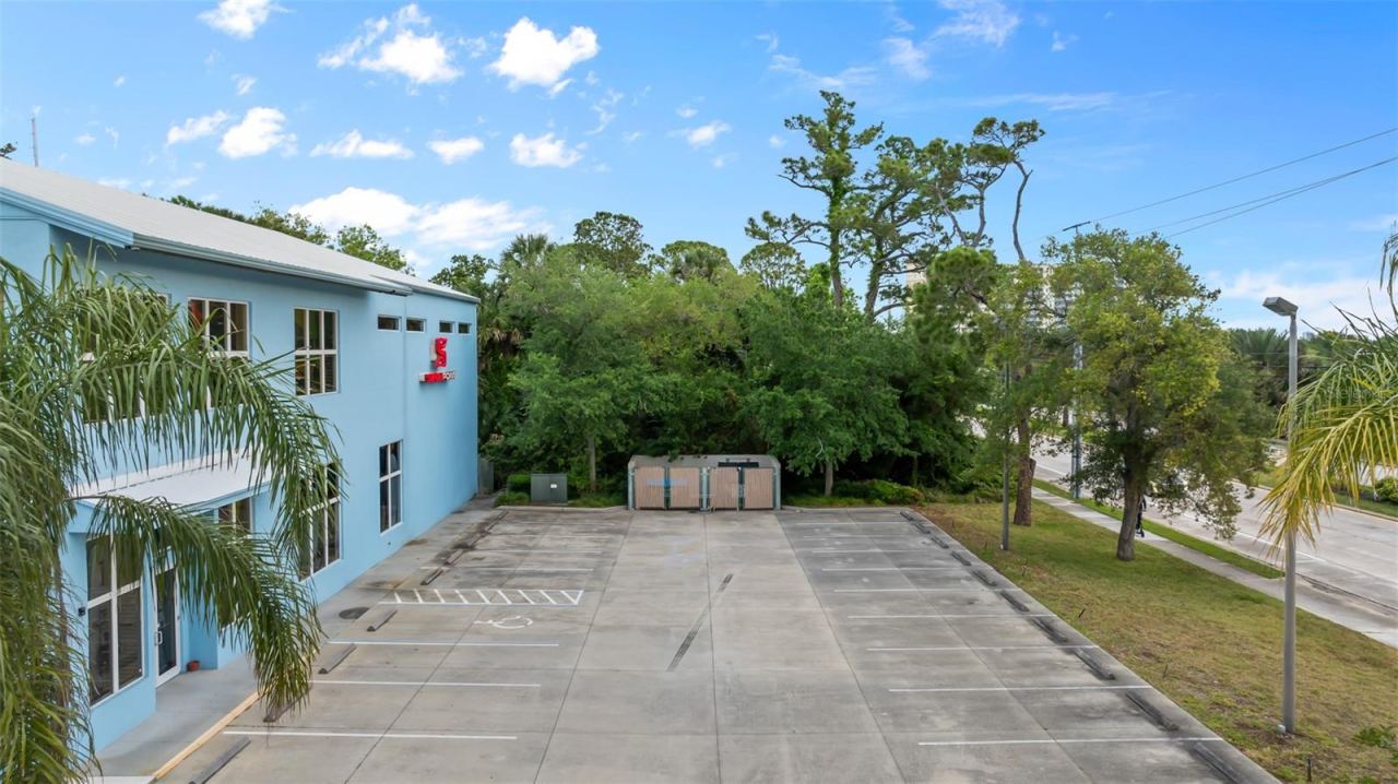 Photo 2 of 3090 S Ridgewood Ave, South Daytona, FL 32119