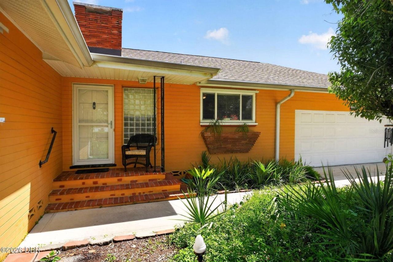 Photo 2 of 2229 S Peninsula Dr, Daytona Beach, FL 32118