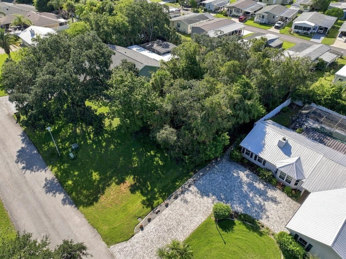 Photo 2 of 1236 Wayne Ave, New Smyrna Beach, FL 32168
