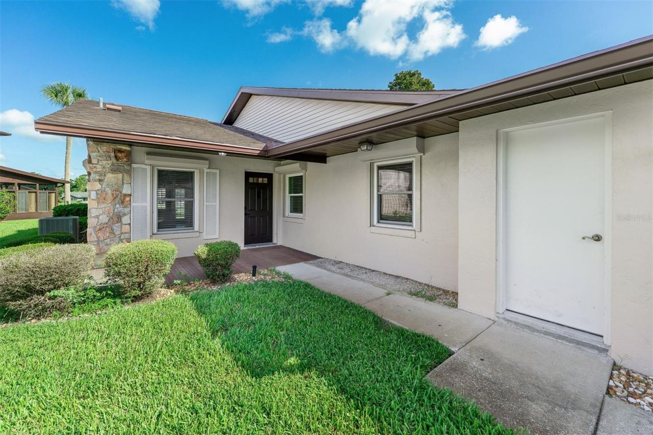 Photo 3 of 107 Deer Lake Cir, Ormond Beach, FL 32174