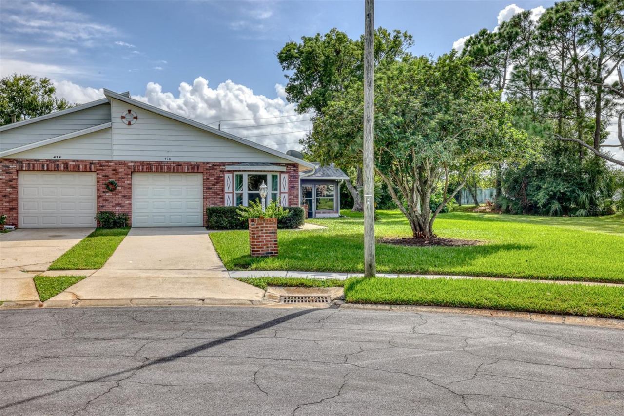 416 Village Ct, Edgewater