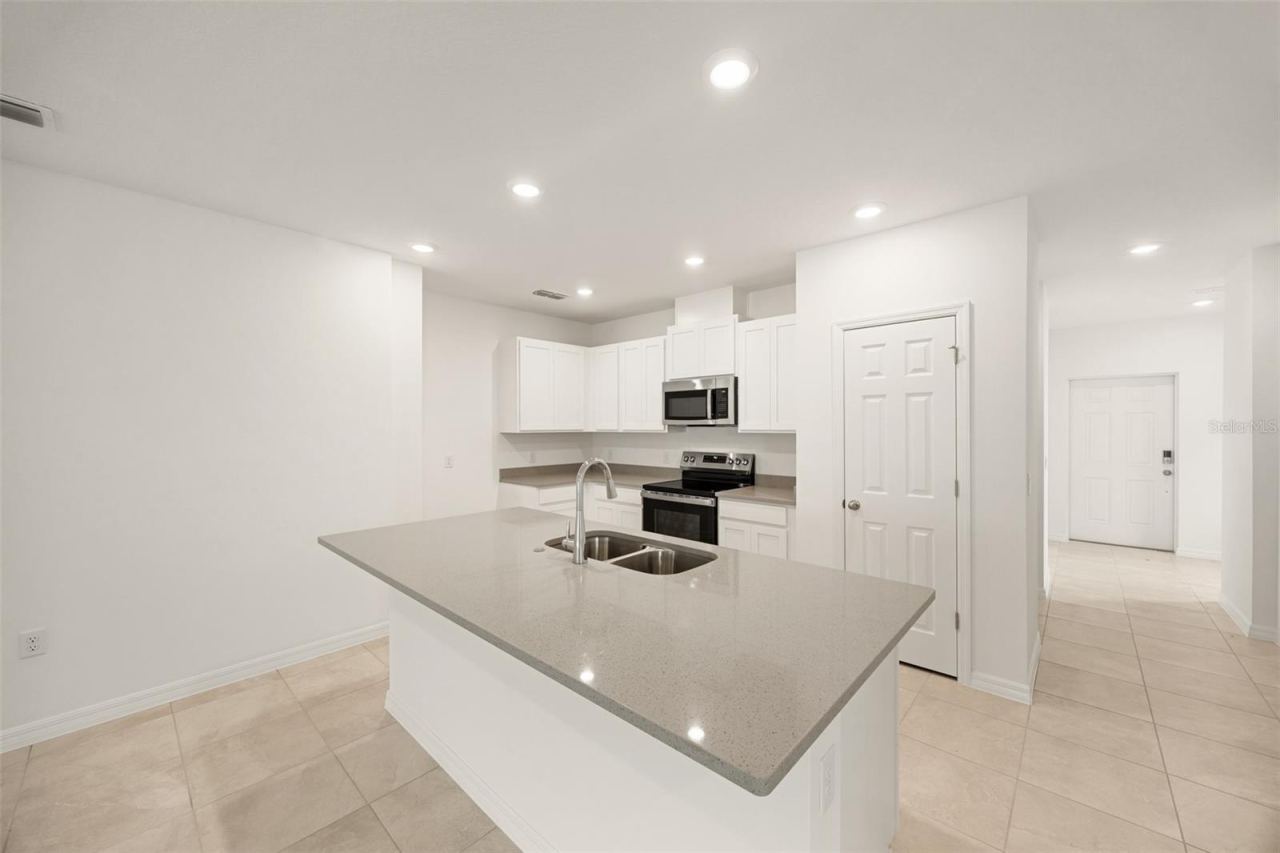 Photo 2 of 1260 White Ash Loop, Deland, FL 32720