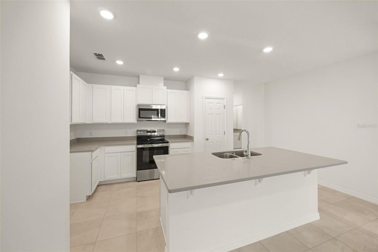Photo 3 of 1260 White Ash Loop, Deland, FL 32720