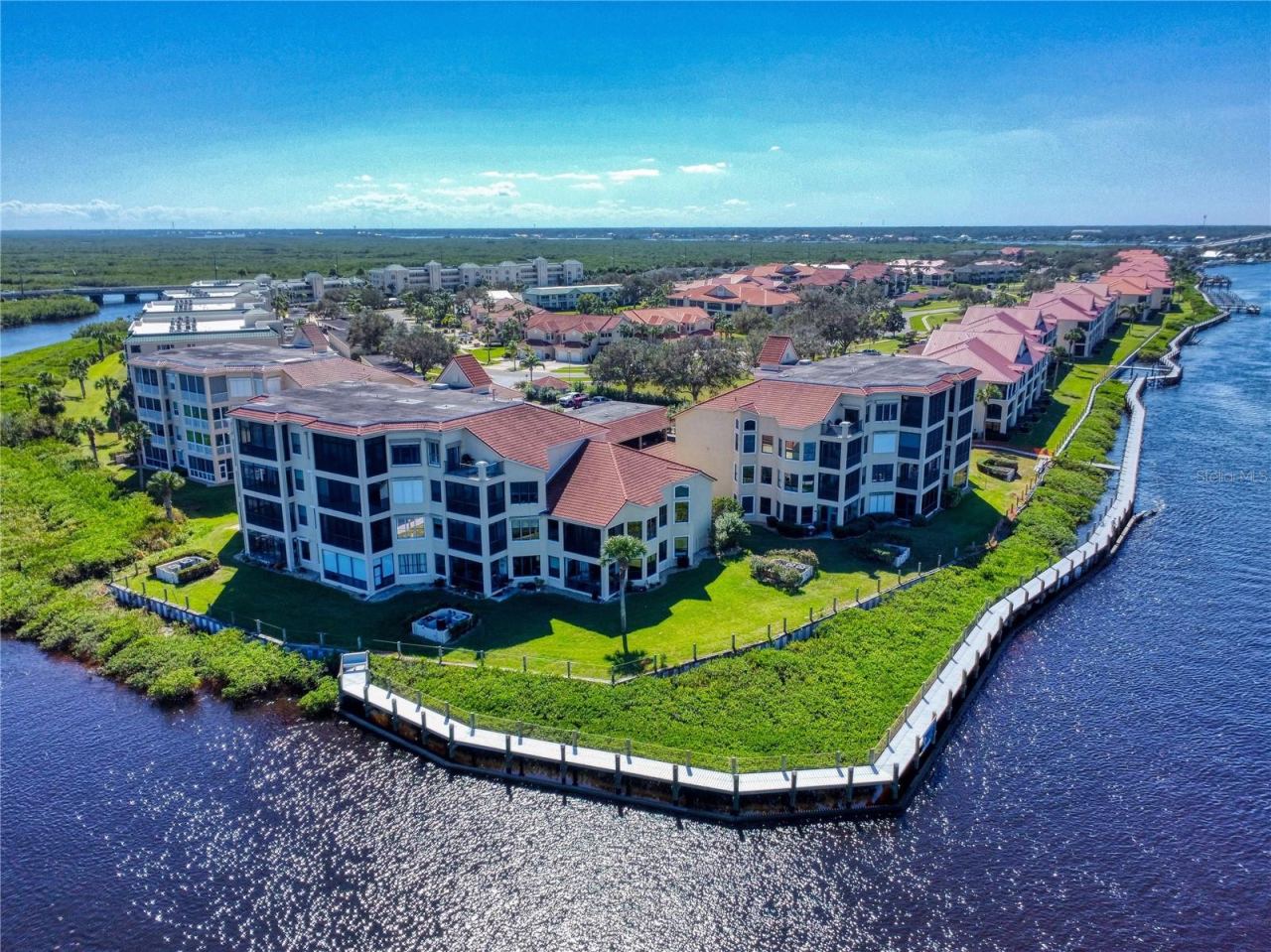 436 Bouchelle Dr #105, New Smyrna Beach, FL 32169