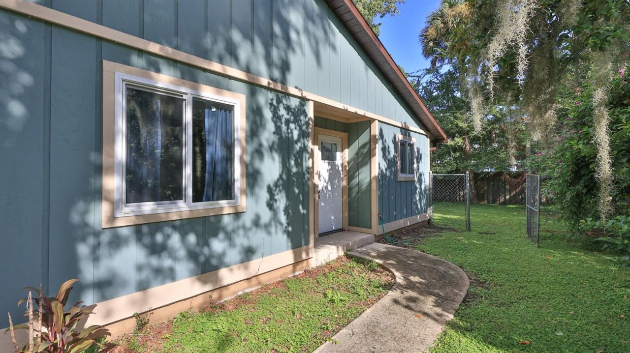 Photo 3 of 1305 Bond St, Edgewater, FL 32132