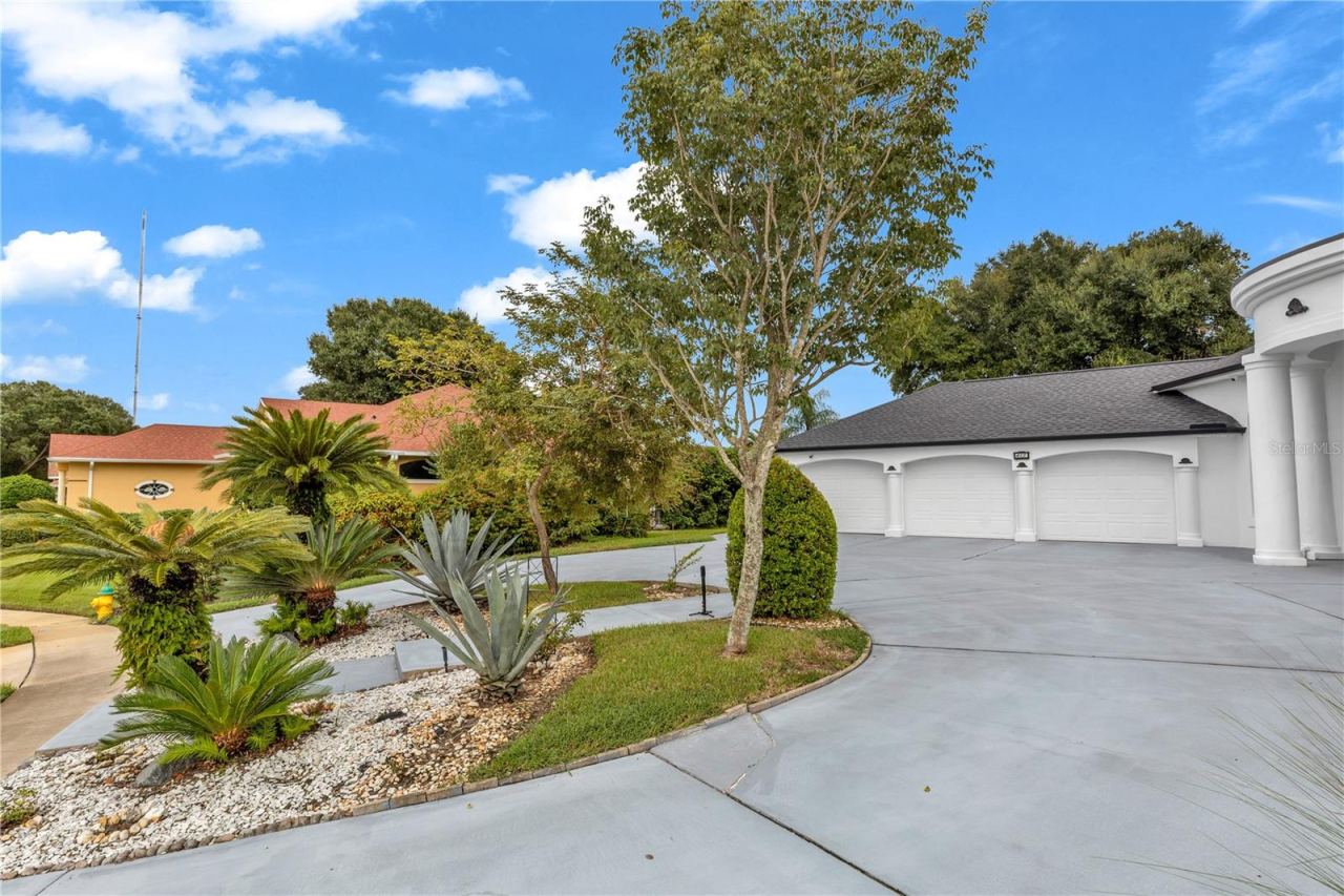 Photo 5 of 417 Greenridge Ct, Debary, FL 32713