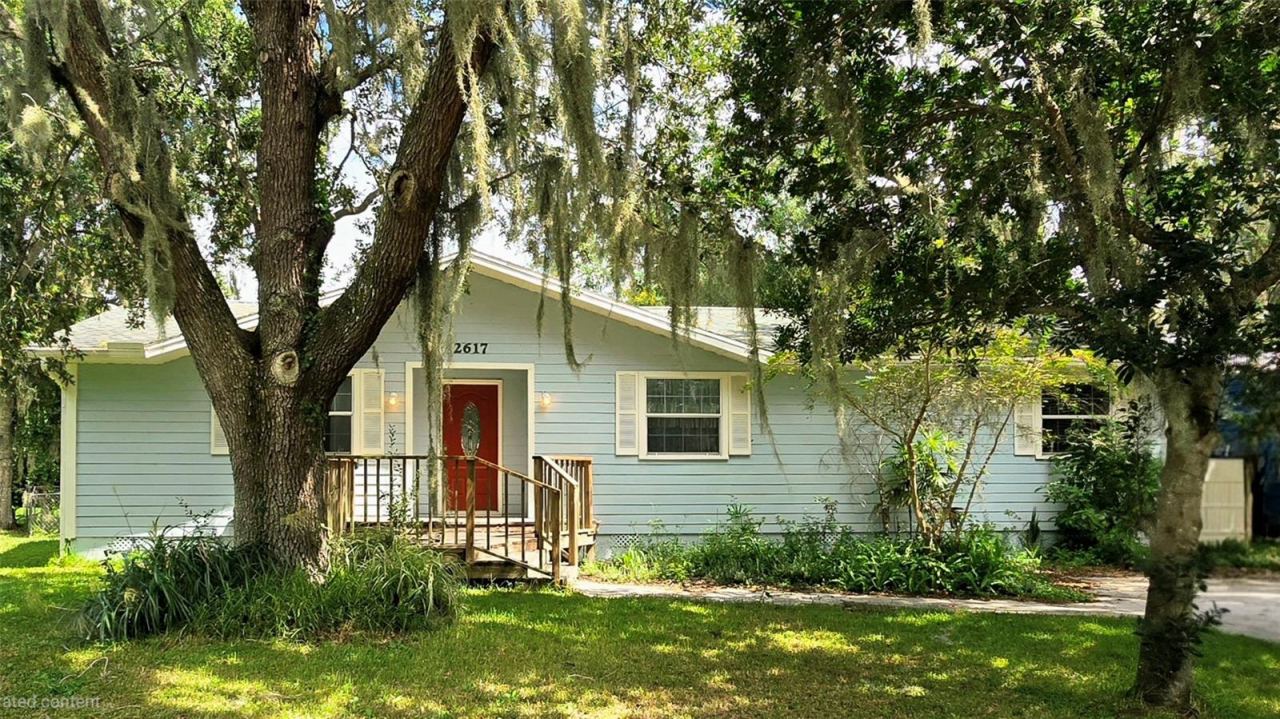 Photo 3 of 2617 Pine Tree Dr, Edgewater, FL 32141