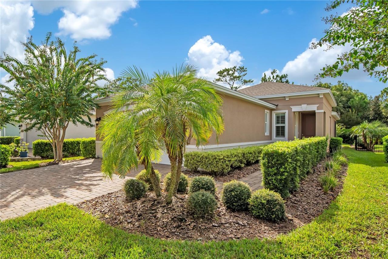 Photo 2 of 161 Old Moss Cir, Deland, FL 32724