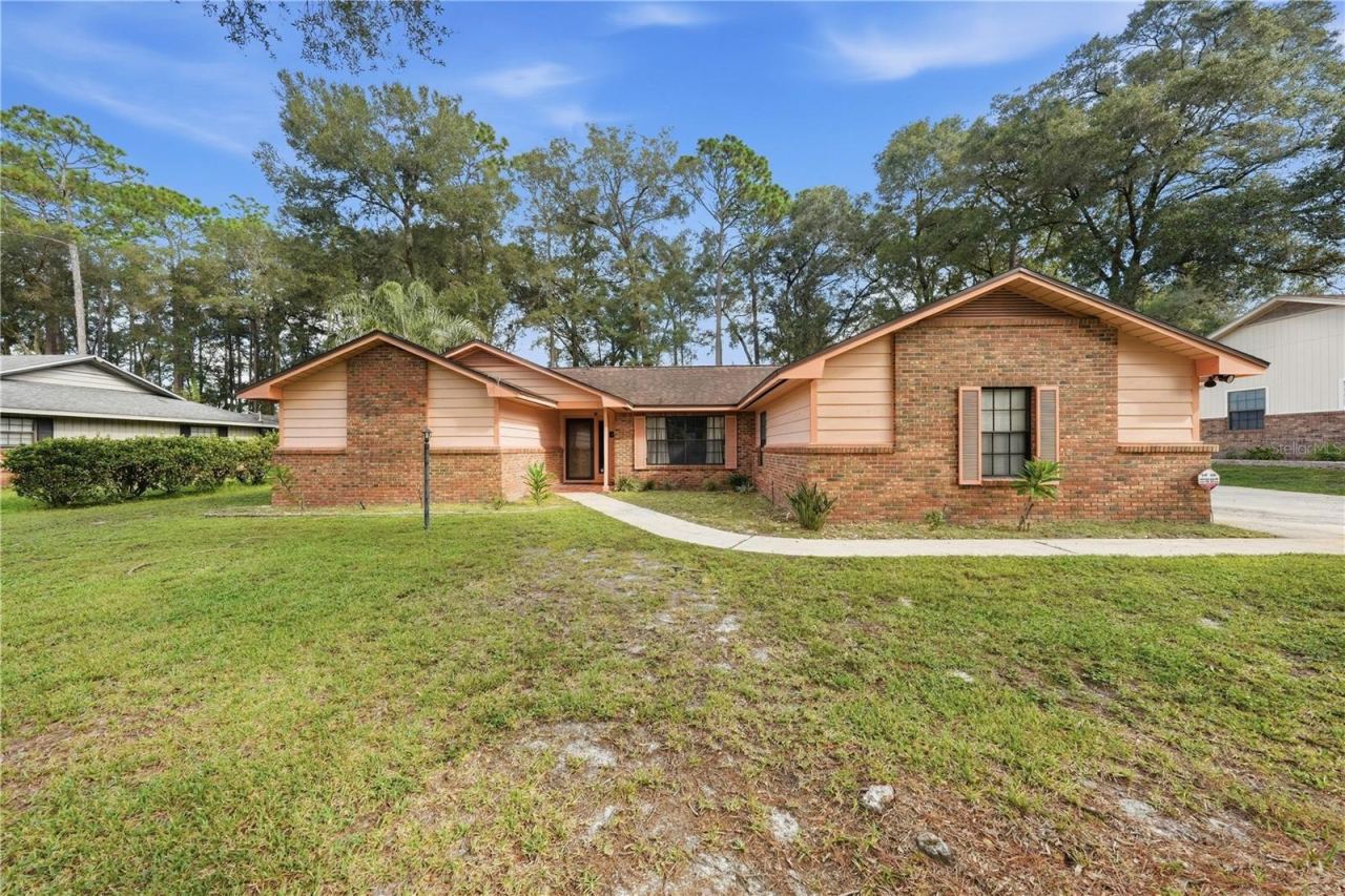 Photo 3 of 769 Torchwood Dr, Deland, FL 32724