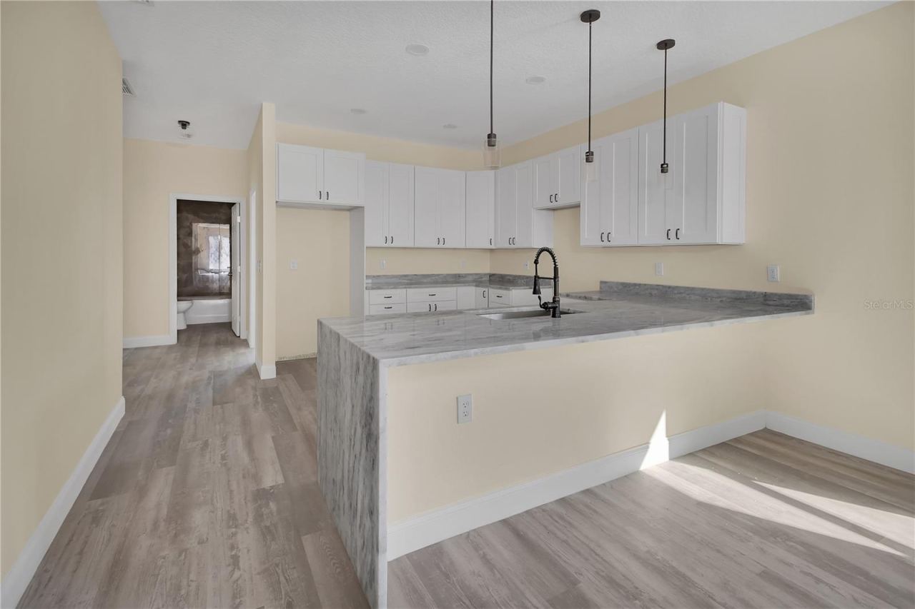 Photo 2 of 700 Loomis Ave, Daytona Beach, FL 32114