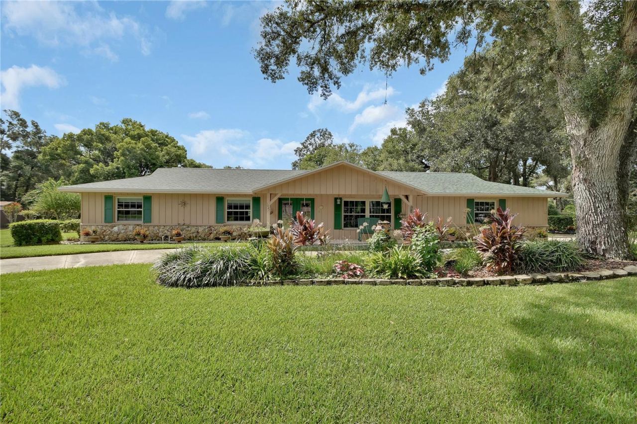 1027 Valley Forge Rd, Deland, FL 32720