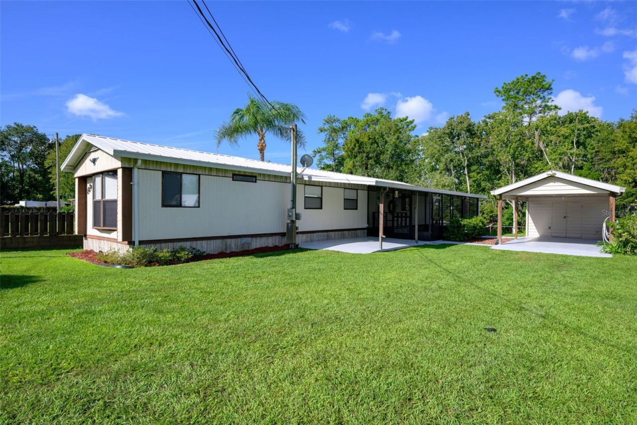 Photo 2 of 139 Sportsman Rd, Satsuma, FL 32189