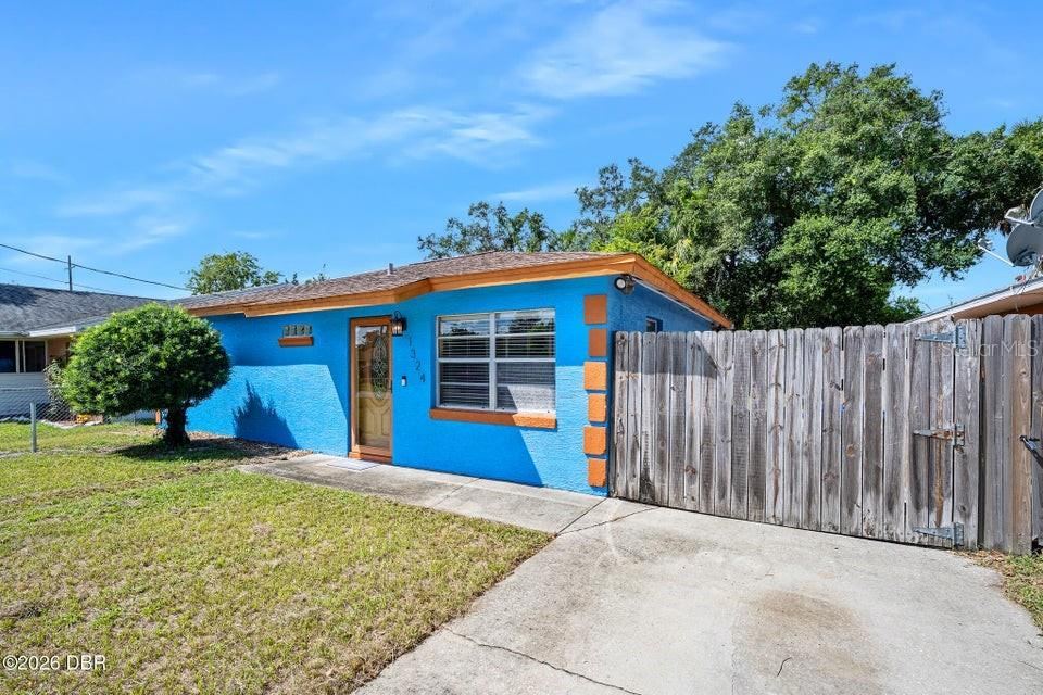 Photo 2 of 1324 Granada Ave, Daytona Beach, FL 32117