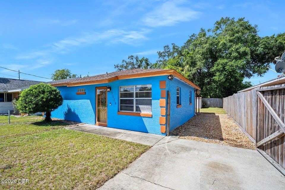 Photo 3 of 1324 Granada Ave, Daytona Beach, FL 32117