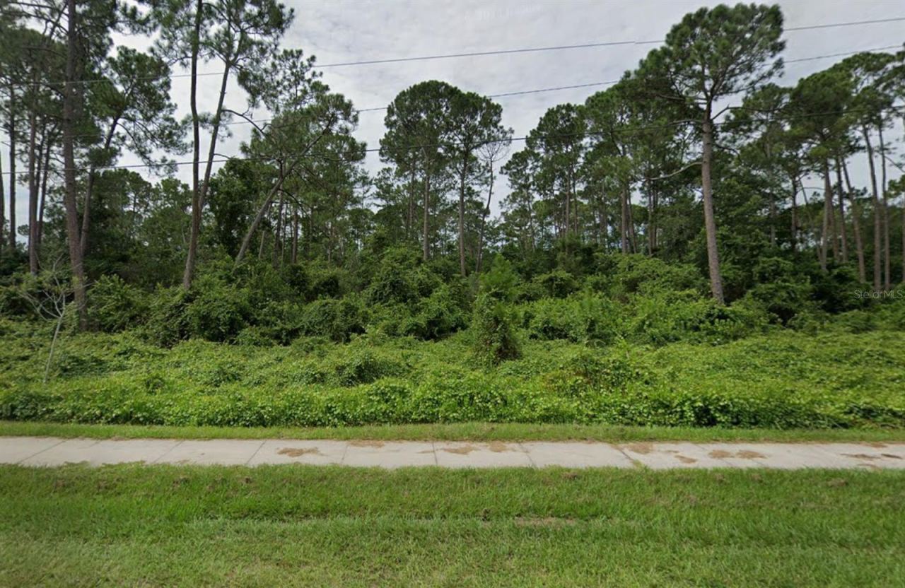 Photo 2 of 2705 Captain Dr, Deltona, FL 32738