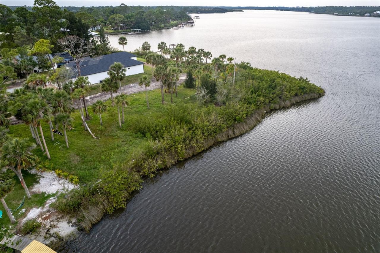 Photo 3 of 1875 Bayview Dr, New Smyrna Beach, FL 32168