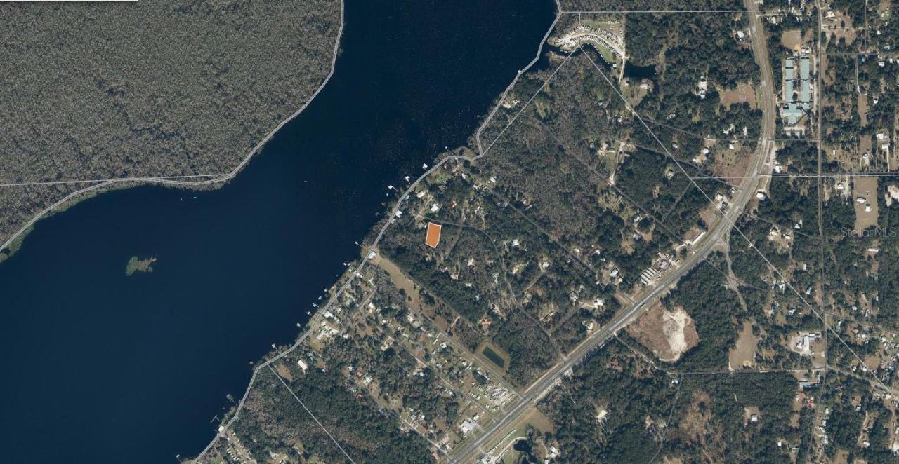 Photo 3 of 203 Spring Creek Dr, San Mateo, FL 32187
