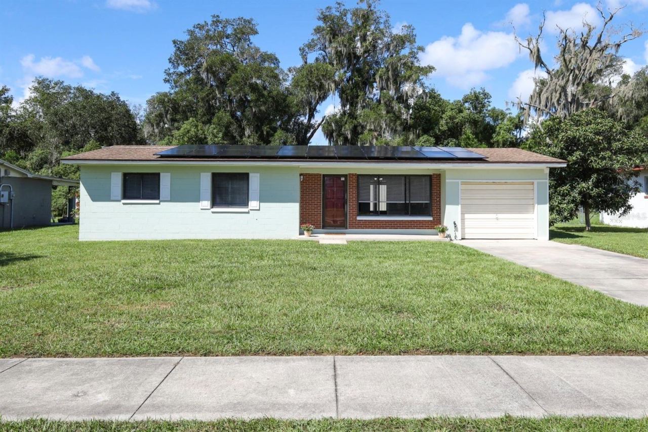 506 S Elsasser St, Deland, FL 32720