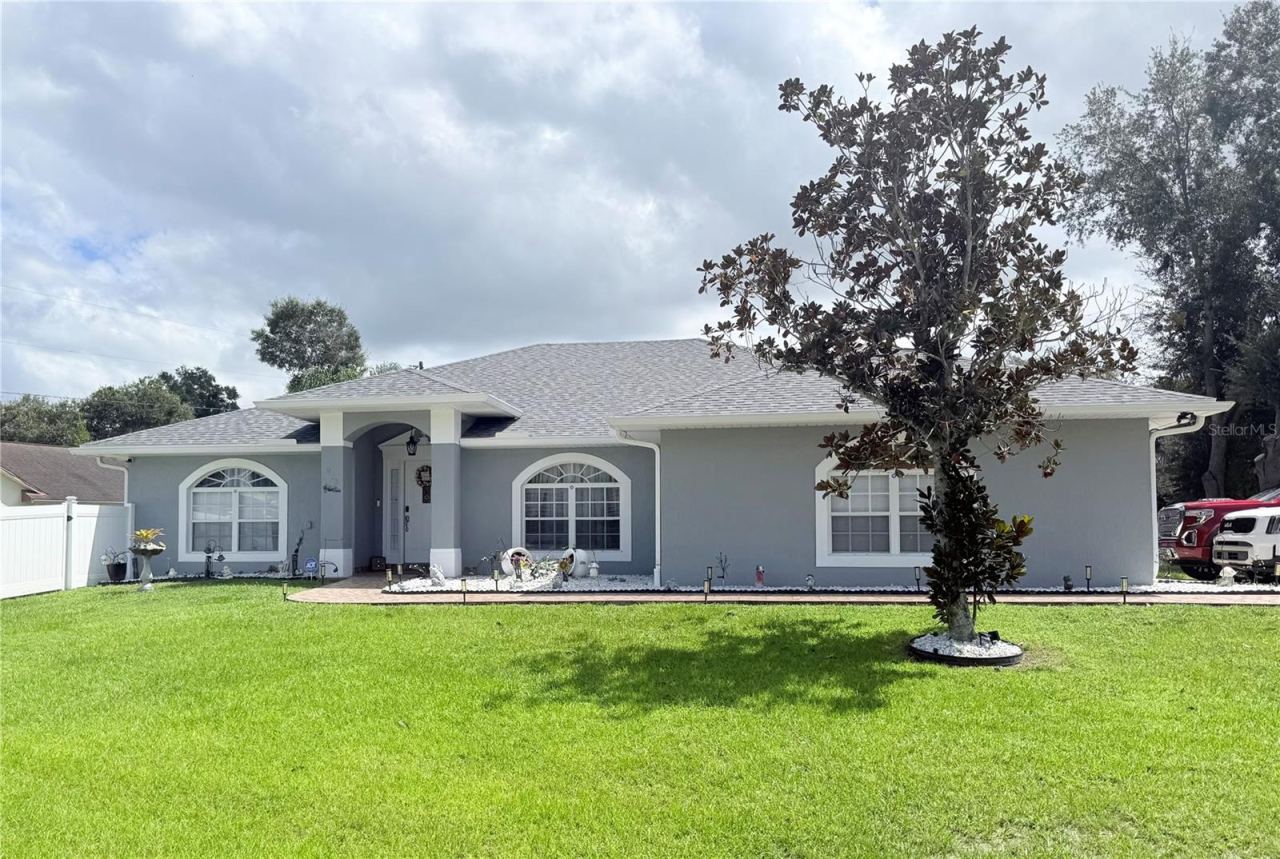 Photo 2 of 973 Radford Dr, Deltona, FL 32738