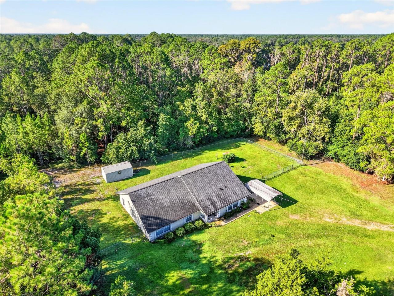 Photo 2 of 118 Garnet Pl, Interlachen, FL 32148