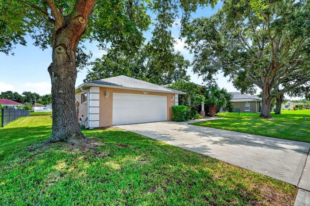 Photo 2 of 5 Spinnaker Cir, South Daytona, FL 32119