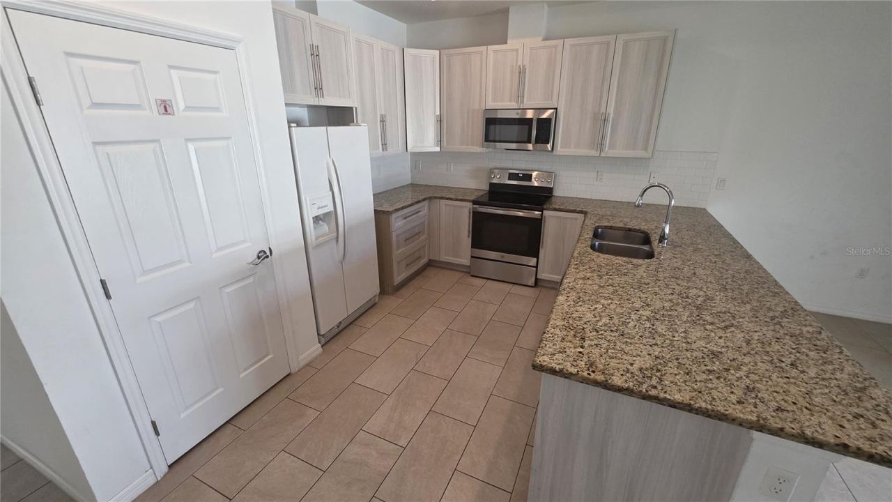 Photo 5 of 168 Fenimore Ln #a, Palm Coast, FL 32137