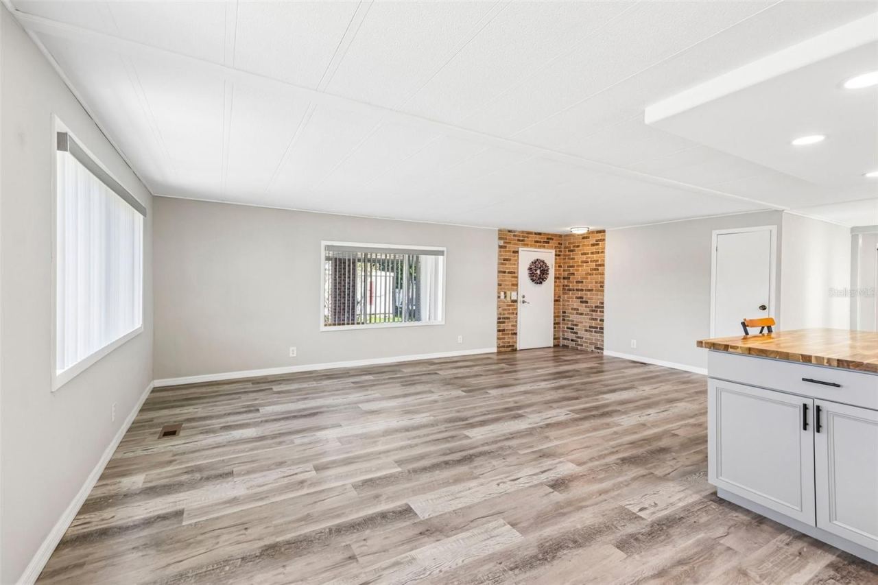 Photo 3 of 11 Florence Blvd, Debary, FL 32713