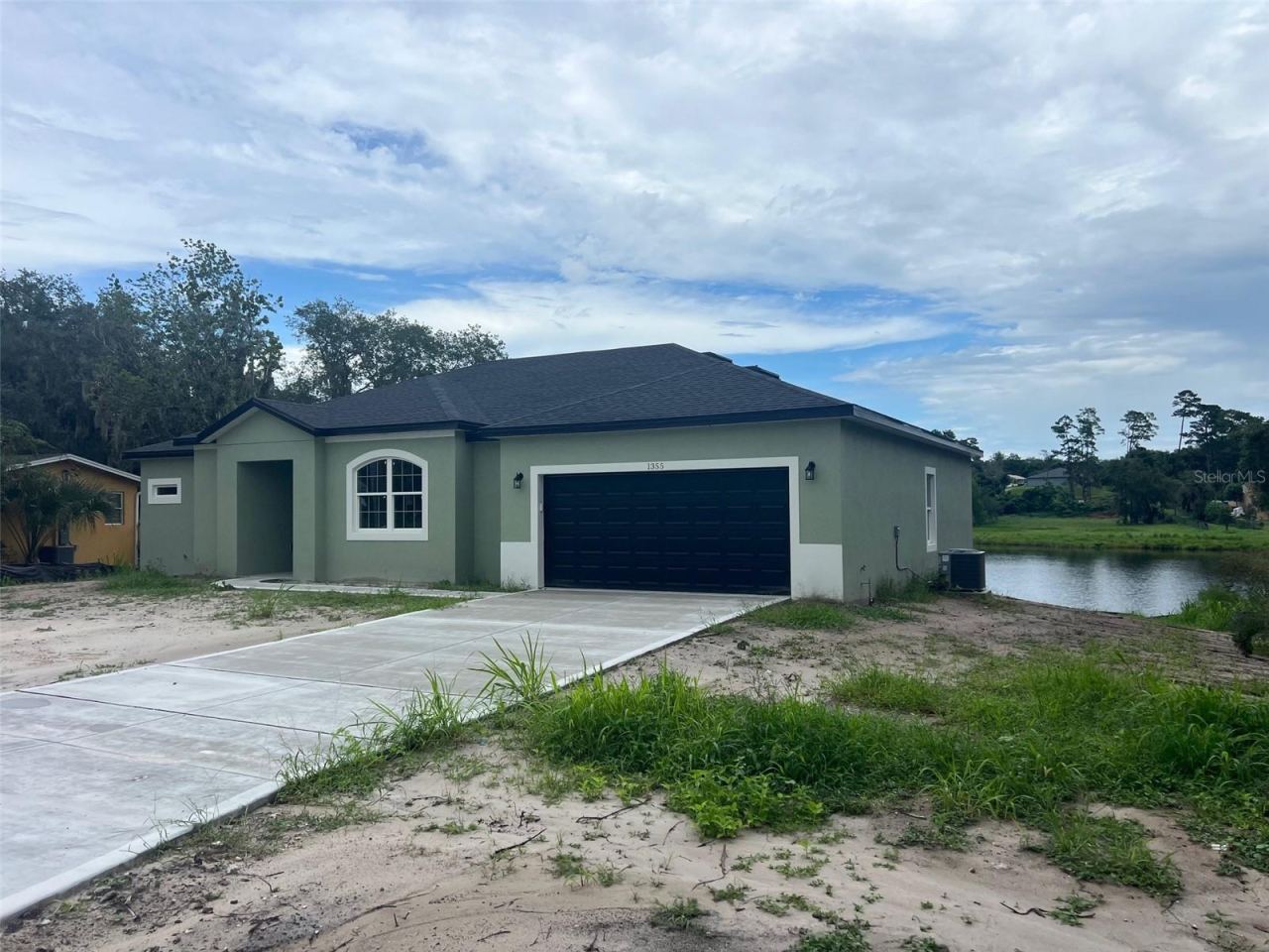 Photo 2 of 1355 W Hartley Cir, Deltona, FL 32725