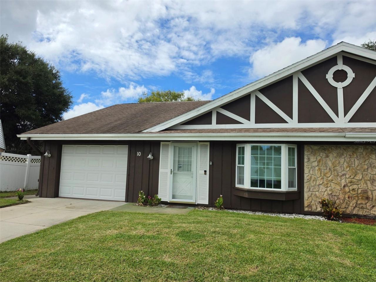 Photo 2 of 10 Eagle Ln, New Smyrna Beach, FL 32168