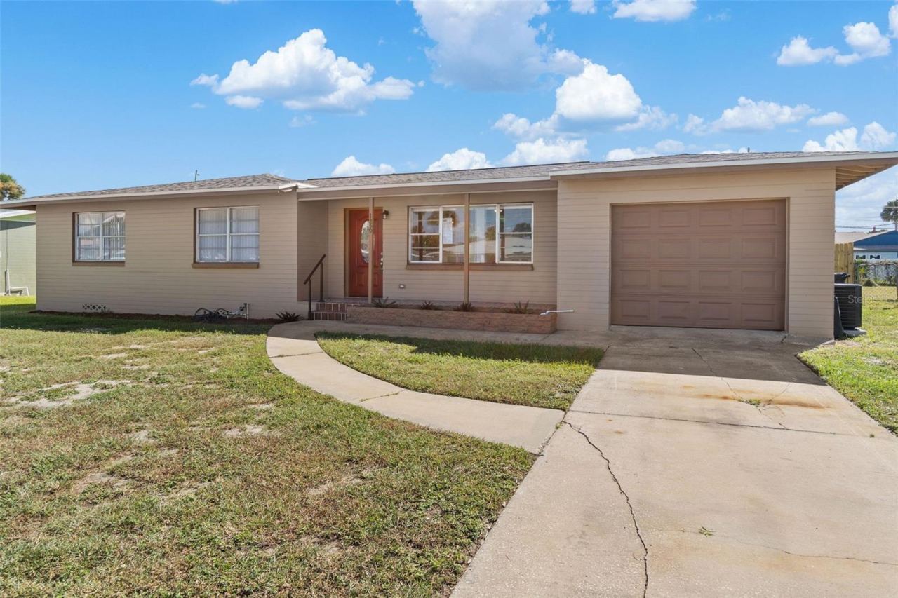 1259 Bel Aire Dr, Daytona Beach, FL 32118