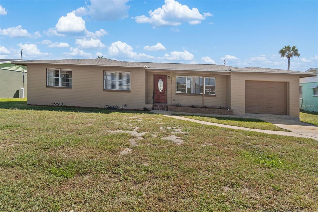 Photo 2 of 1259 Bel Aire Dr, Daytona Beach, FL 32118