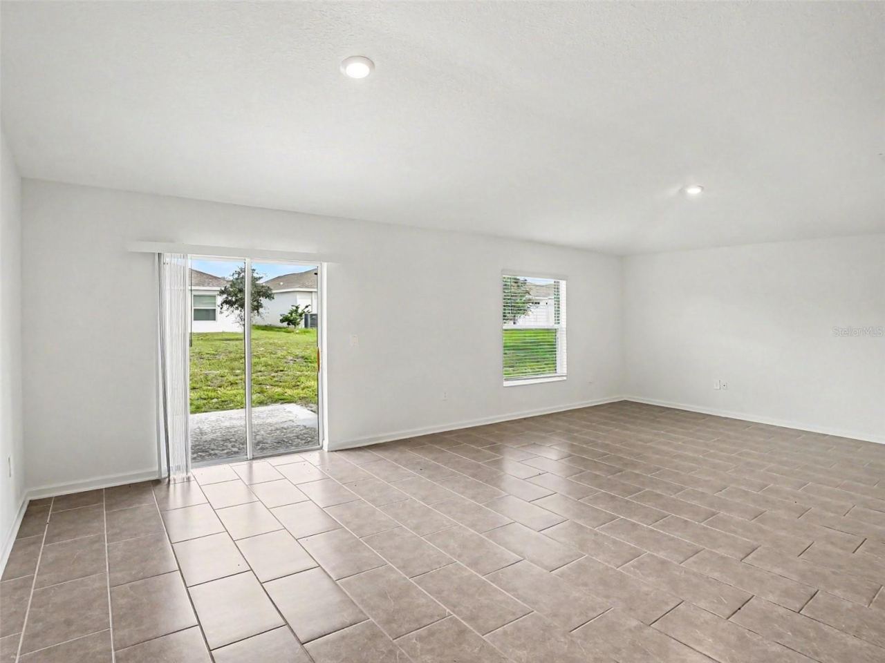 Photo 2 of 3085 Blue Bonnet Ln, Osteen, FL 32764