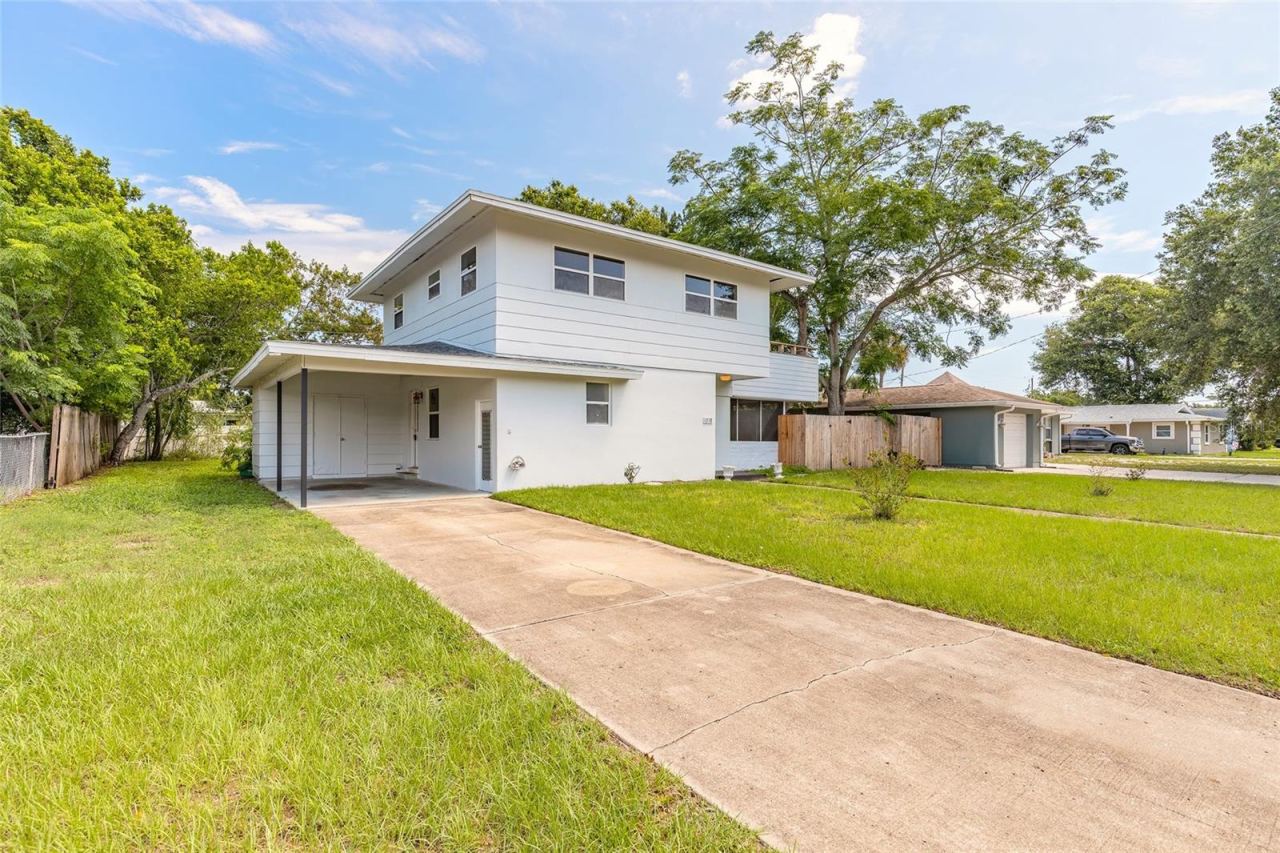 Photo 3 of 1318 Killian St, Daytona Beach, FL 32114
