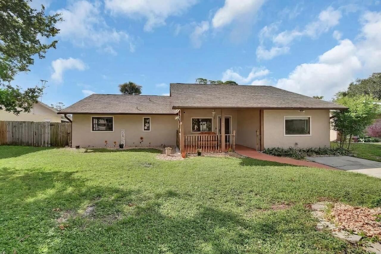 583 Cambridge Cir, South Daytona