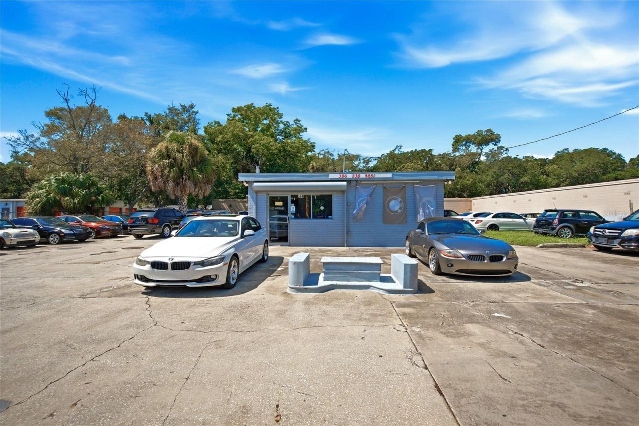 Photo 2 of 364 N Nova Rd, Daytona Beach, FL 32114