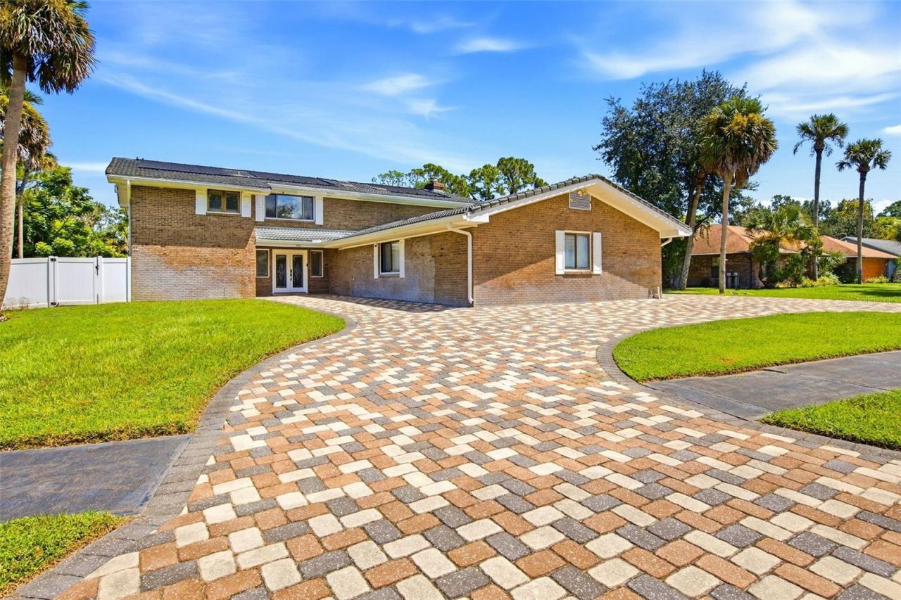 Photo 2 of 433 Pelican Bay Dr, Daytona Beach, FL 32119