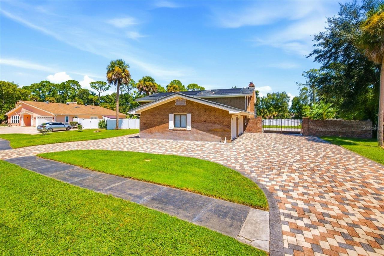 Photo 3 of 433 Pelican Bay Dr, Daytona Beach, FL 32119
