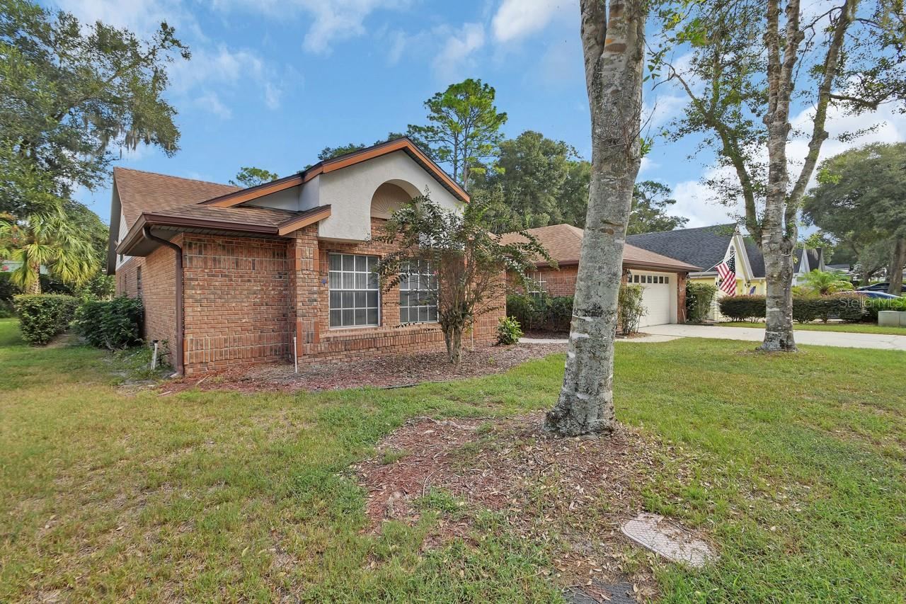 Photo 2 of 511 Briar Oak Way, Deland, FL 32724