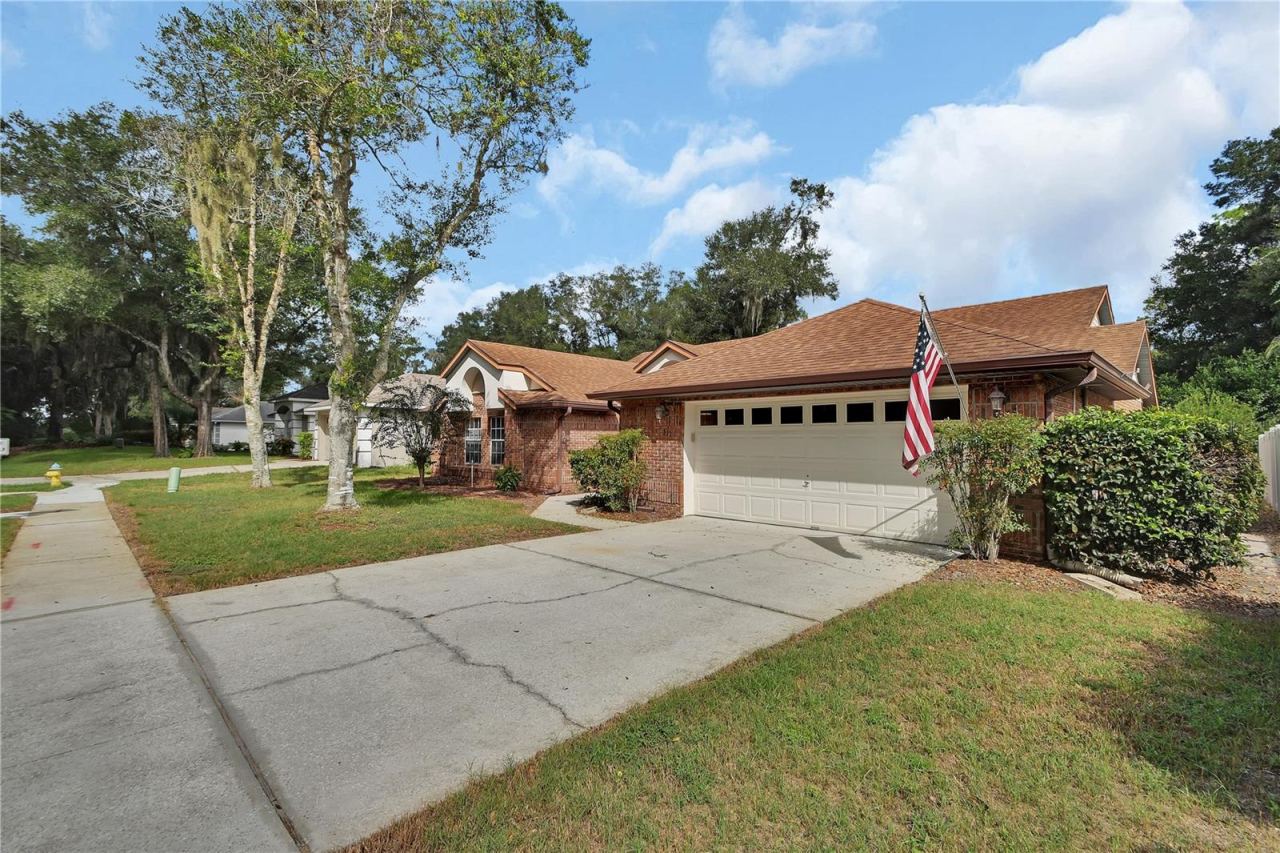 Photo 3 of 511 Briar Oak Way, Deland, FL 32724