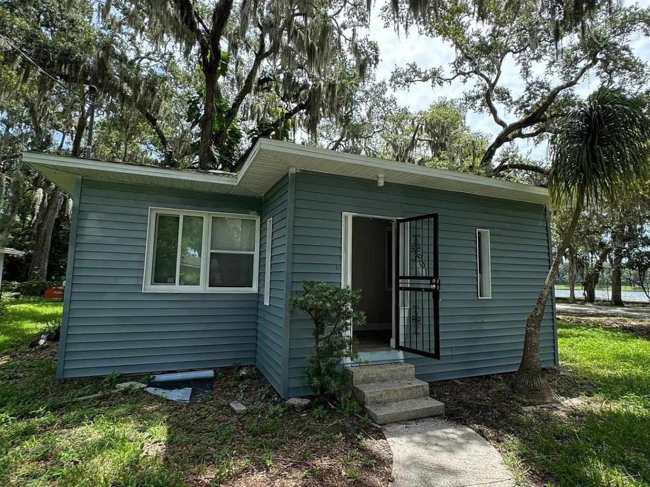601 Vera St, Daytona Beach, FL 32114