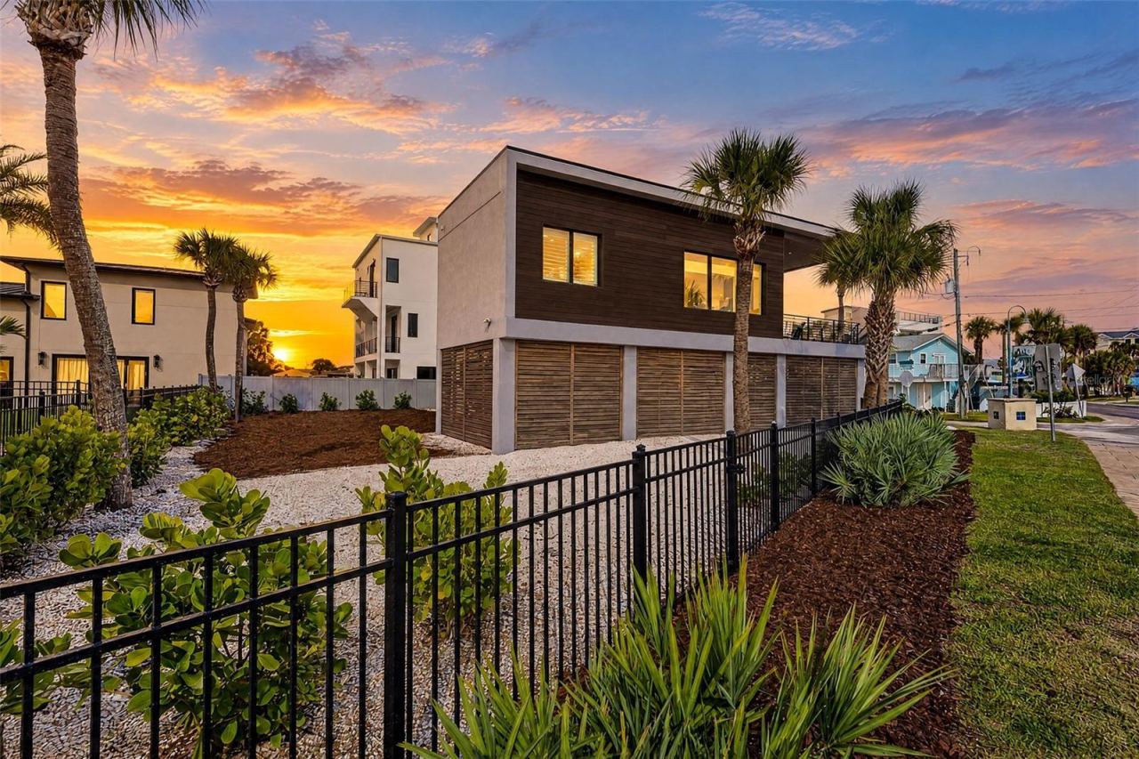 Photo 3 of 429 Columbus Ave, New Smyrna Beach, FL 32169